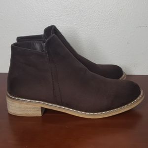 Seven7 Brown Booties SZ.7